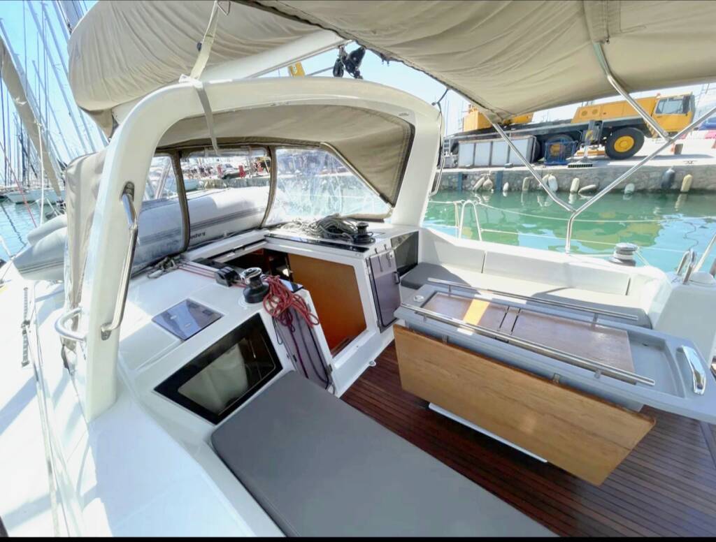 Oceanis 41.1 Black Lion