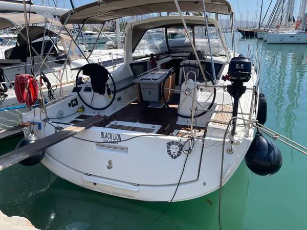 Oceanis 41.1 Black Lion