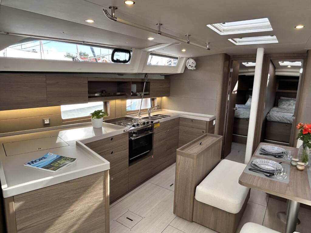 Oceanis 47 Tide Of Your Life