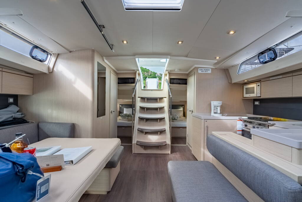 Oceanis 51.1 Sunday Girl