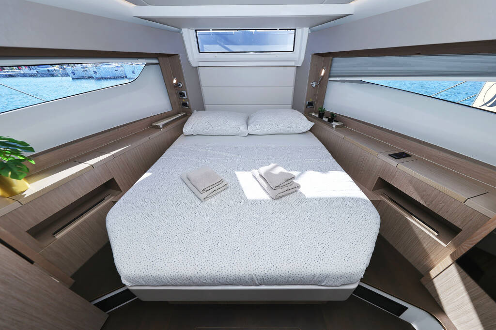 Sealine C390 Tireless
