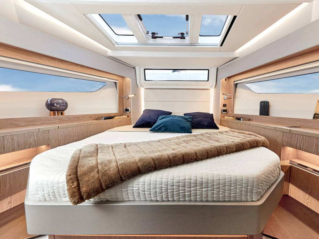 Sealine C390 Ecstasea