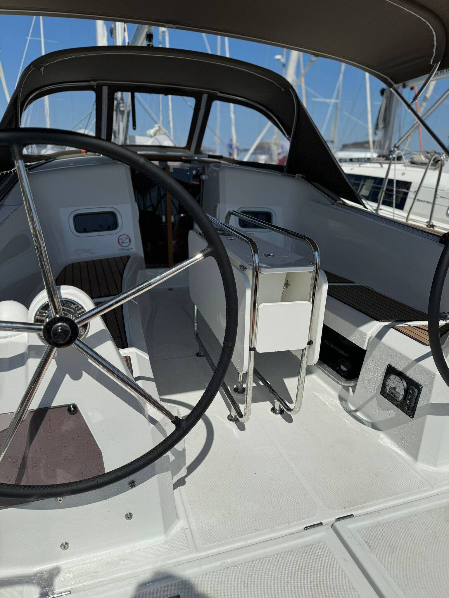 Sun Odyssey 349 Joy Division