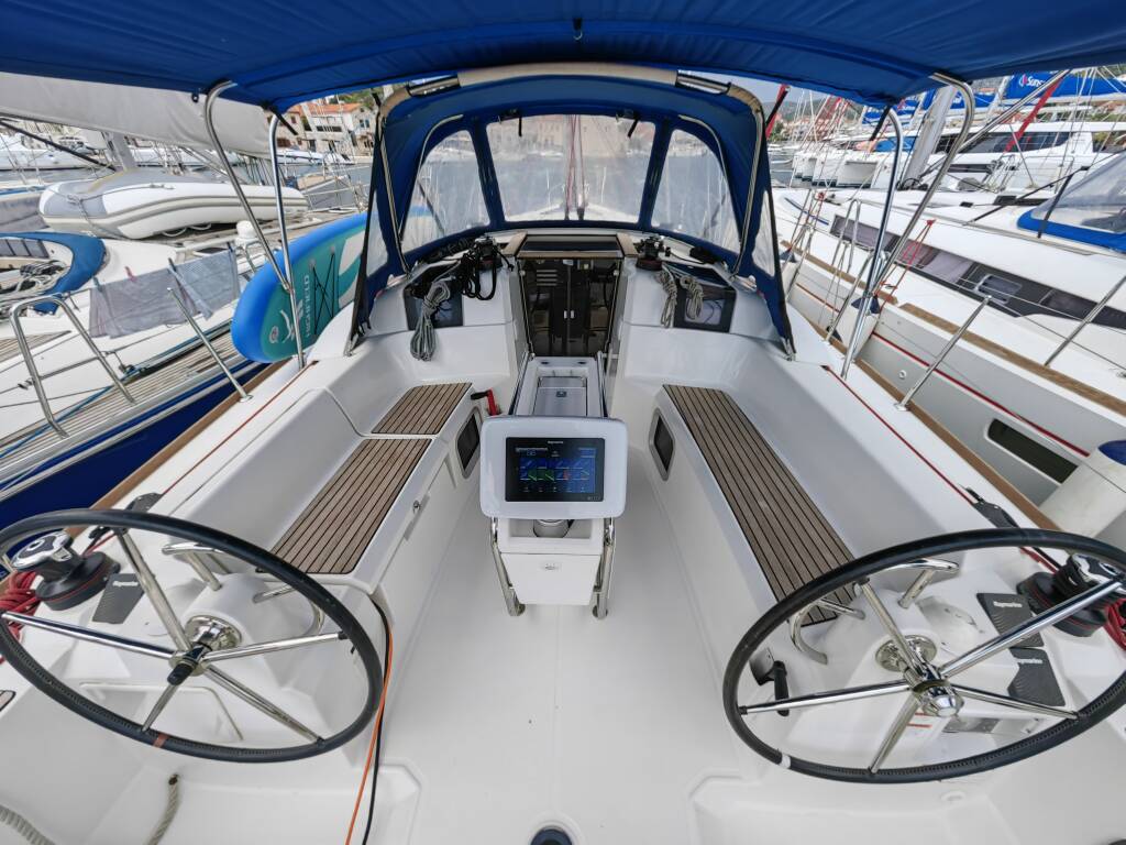 Sun Odyssey 389 Islanders