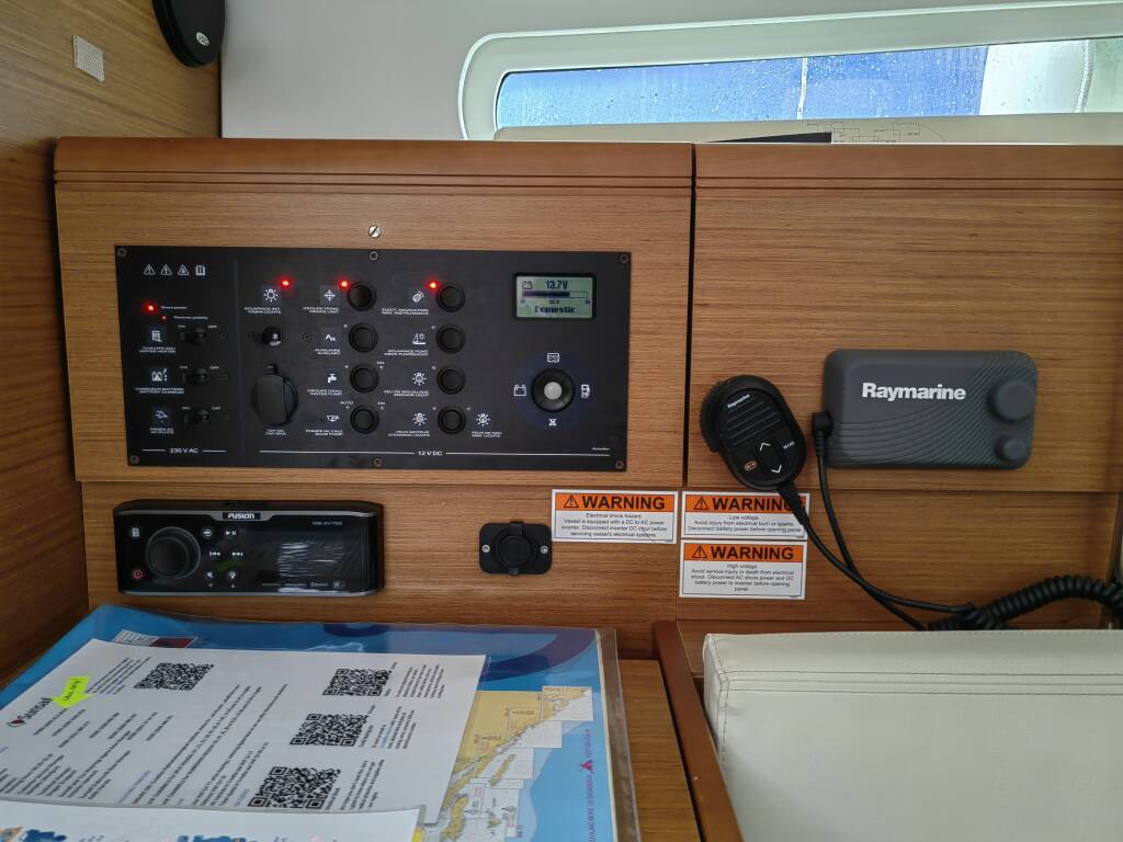 Sun Odyssey 389 Islanders