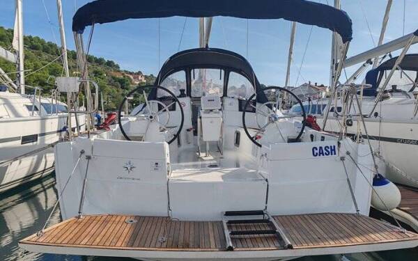 Sun Odyssey 389 Cash