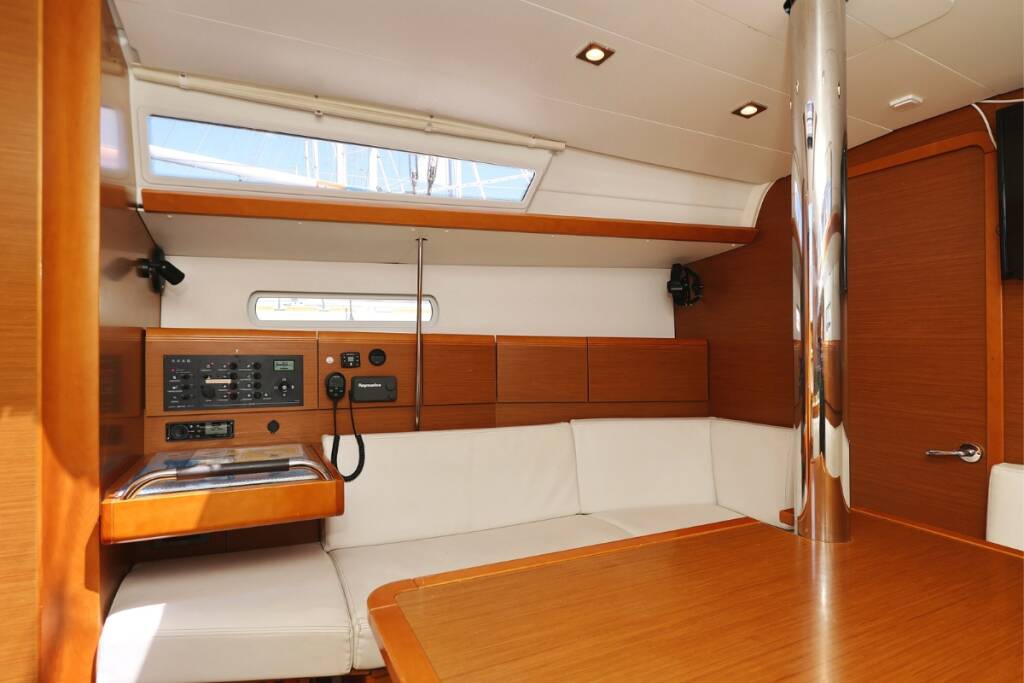 Sun Odyssey 389 Eol