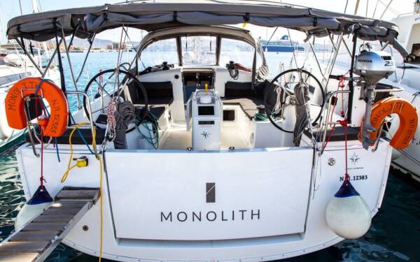 Sun Odyssey 440 Monolith