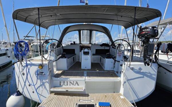 Sun Odyssey 490 Luna