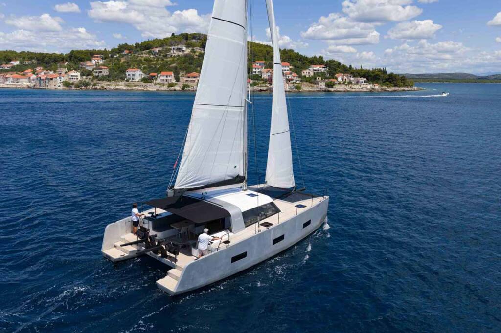 Vaan R4 Electric Silence