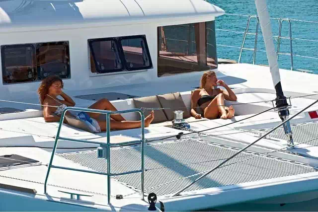 Catamaran Lagoon 560 Deck
