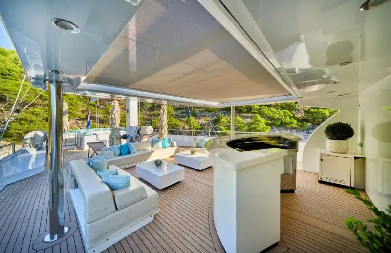 Omnia Luxury Yacht