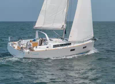 Beneteau Oceanis 38